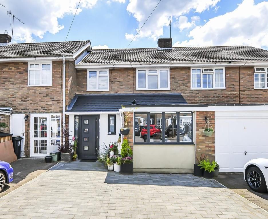 4 bed terraced house for sale in Claremont, Bricket Wood, St. Albans