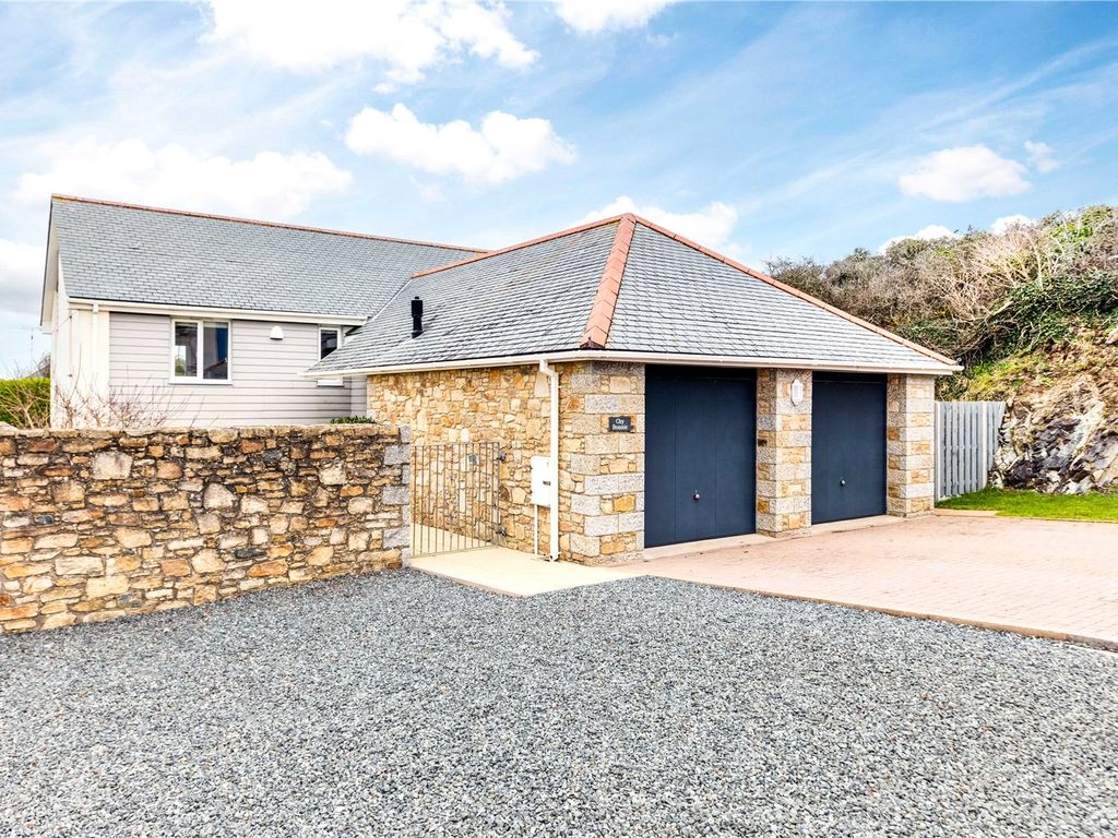 4 bed detached house for sale in Meaver Road, Mullion, Helston