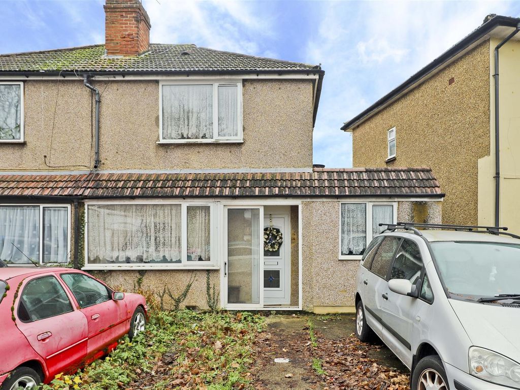 3 bed semidetached house for sale in Balmoral Drive, North Hayes UB4
