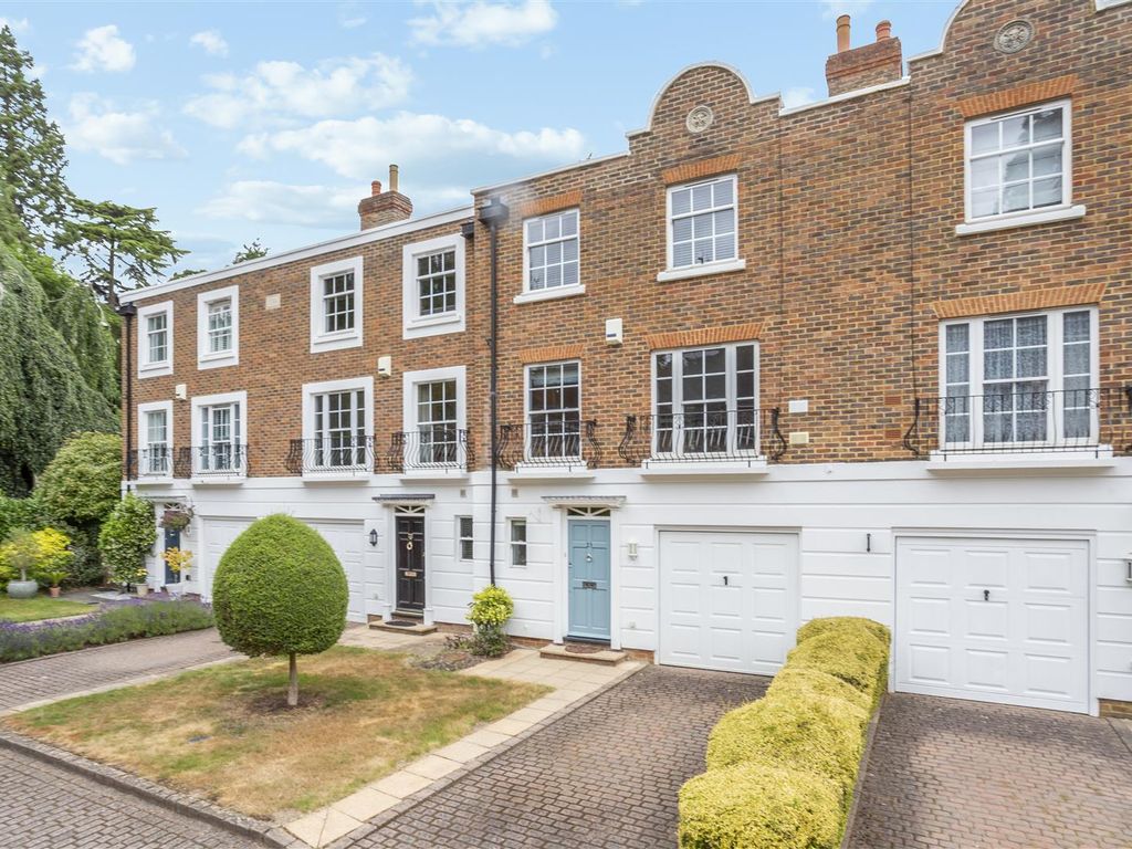 3 bed terraced house to rent in Agincourt, Ascot SL5 Zoopla