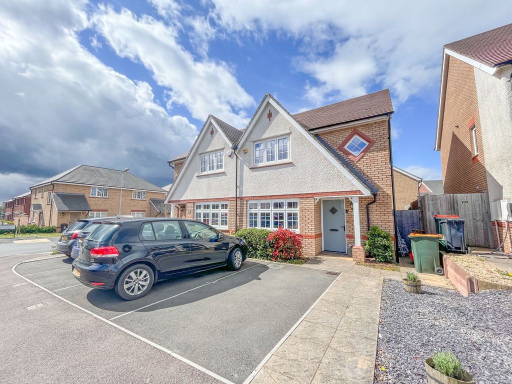 3 bed semidetached house for sale in Excalibur Drive, Newport NP20 Zoopla