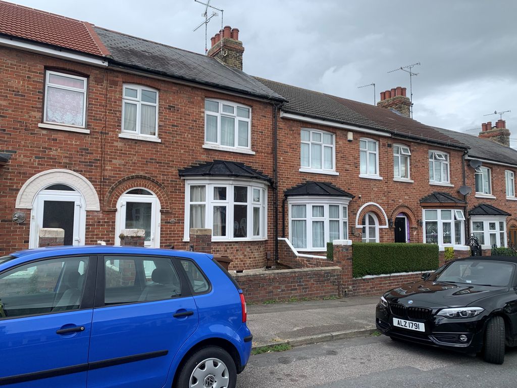 3 bed terraced house to rent in Third Avenue, Gillingham, Kent ME7 Zoopla