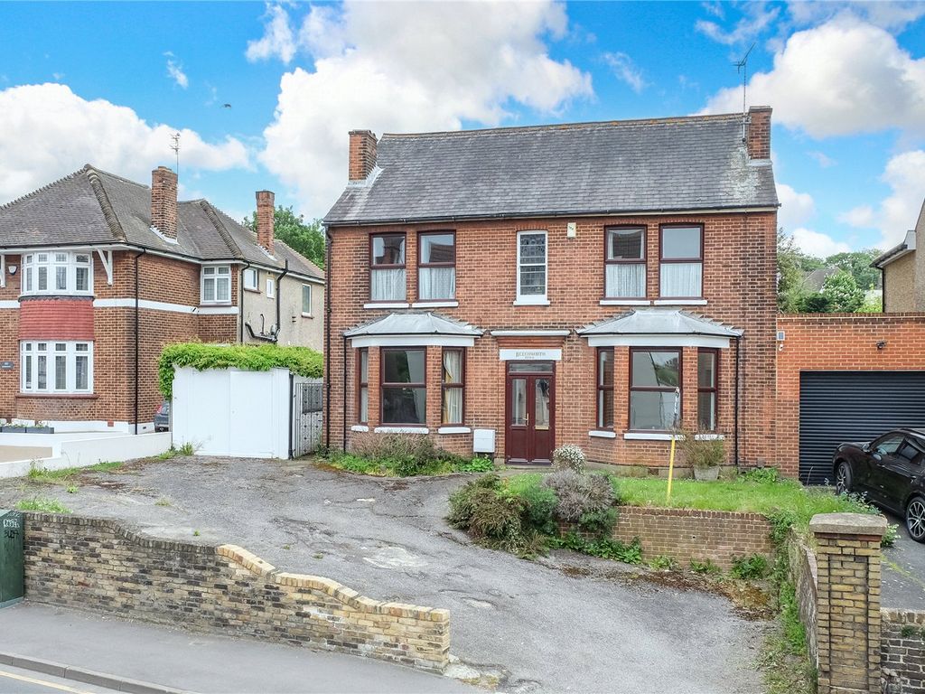 4 bed detached house for sale in Wrotham Road, Gravesend, Kent DA11