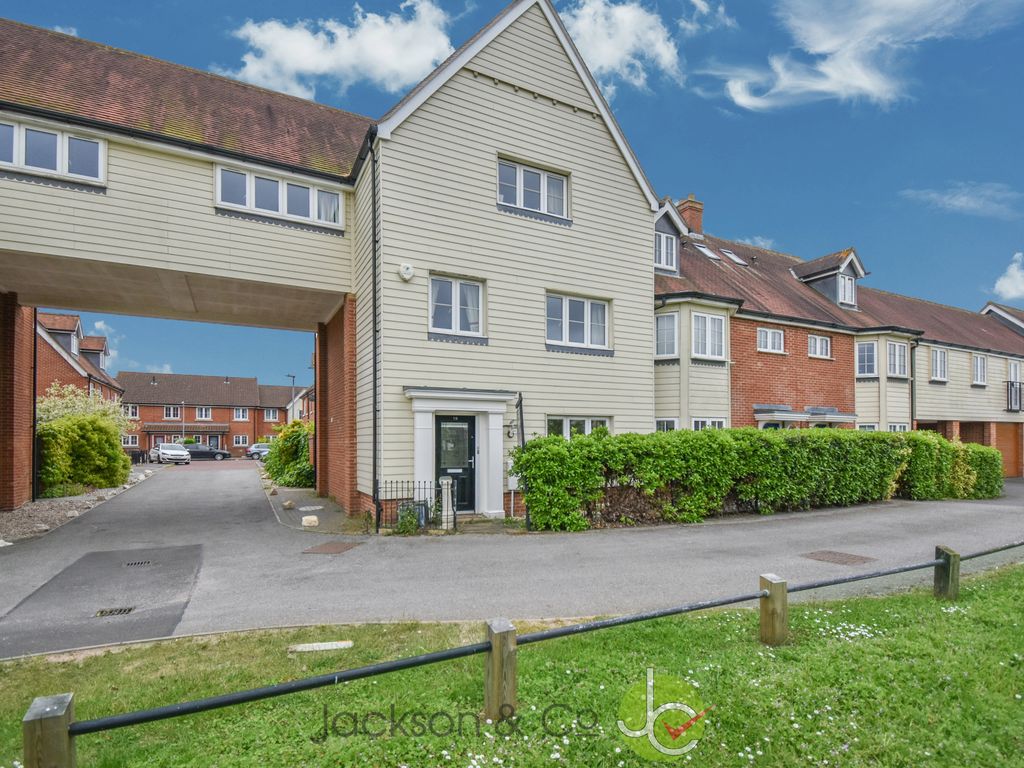 5 bed linkdetached house for sale in Weyland Drive, Stanway