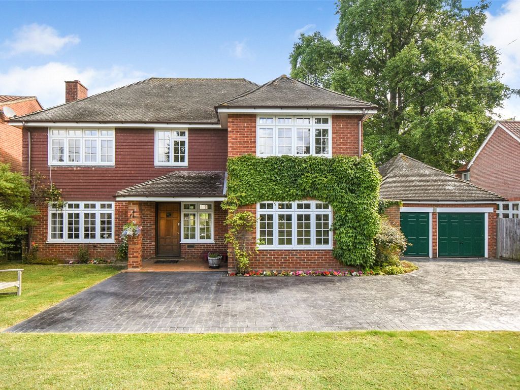 4 bed detached house for sale in Elms Road, Hook RG27 Zoopla