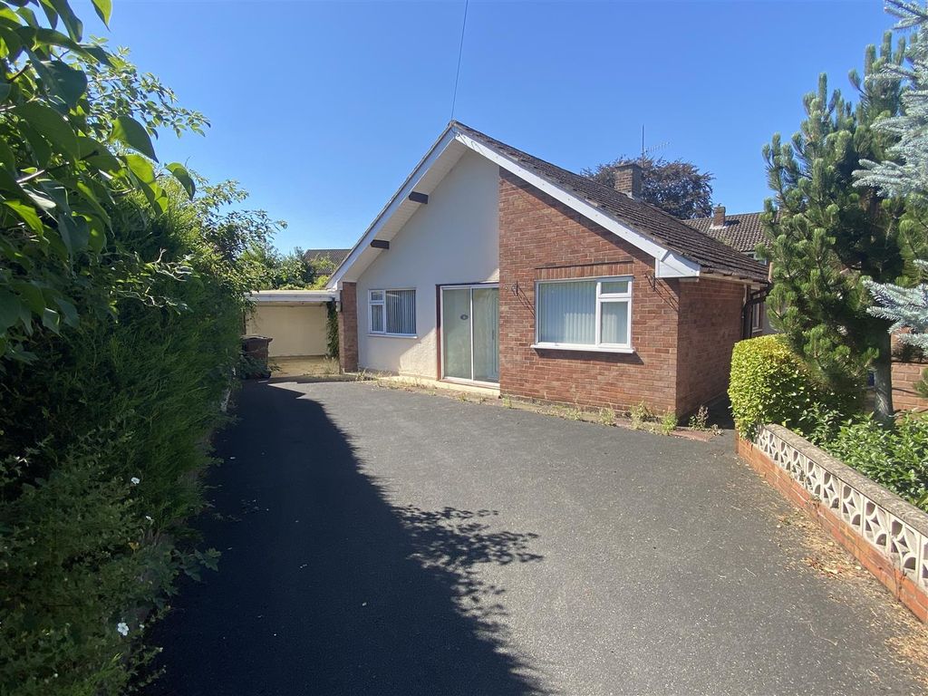 2 bed detached bungalow for sale in Whitethorn Avenue, Barlaston, Stoke