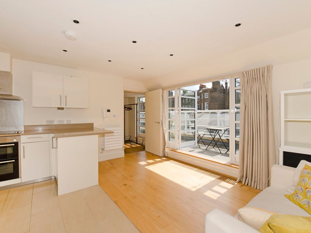 2 bed flat to rent in Gower Mews Mansions, Gower Mews WC1E Zoopla