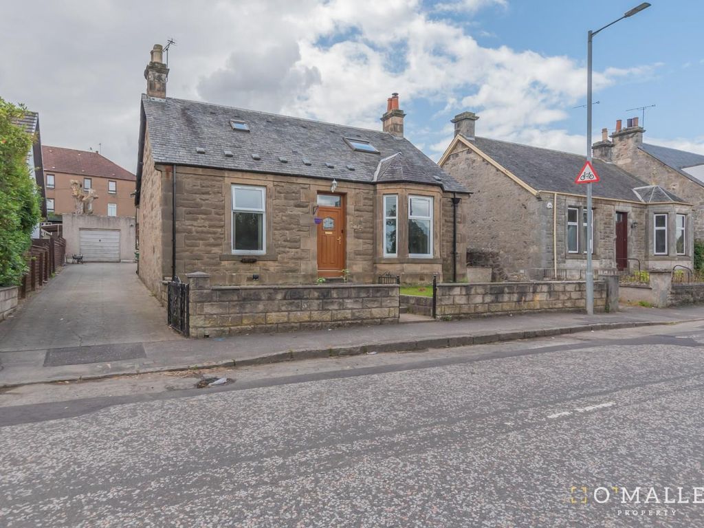 5 bed detached house for sale in Alloa Road, Clackmannan FK10, £254,995