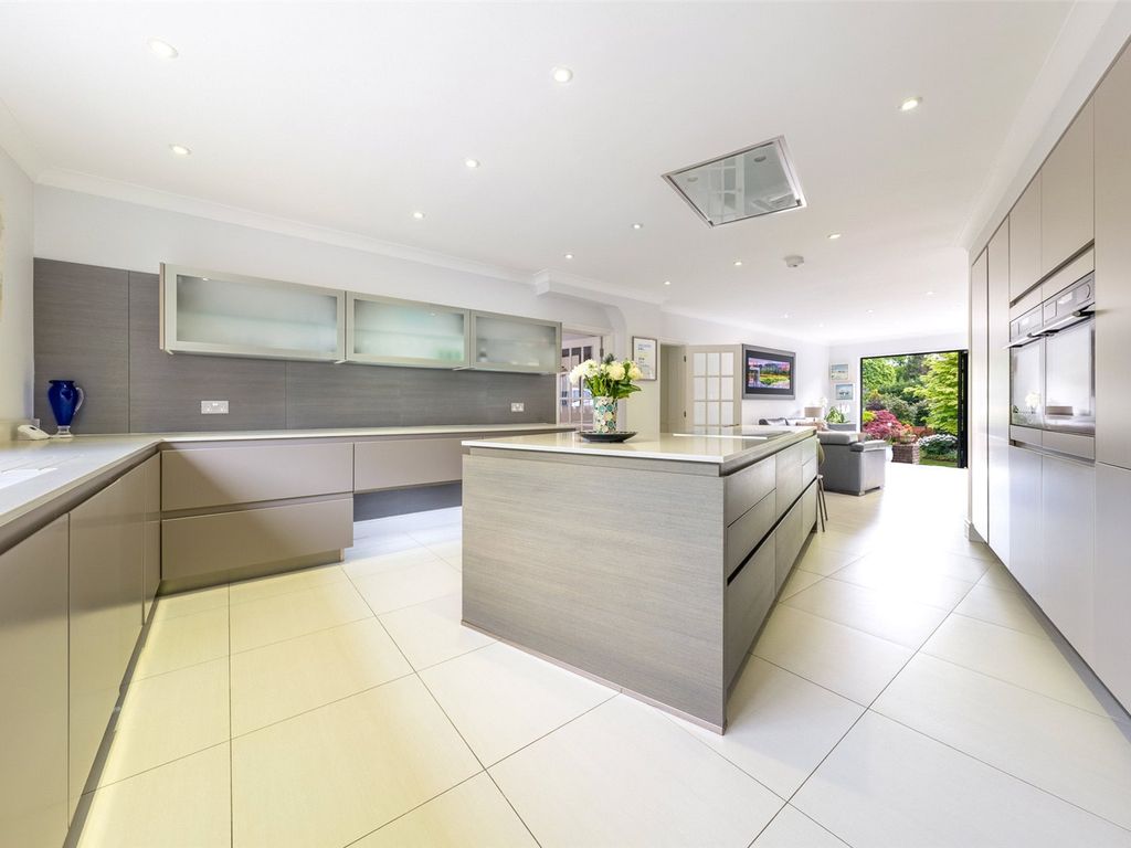 5 bed country house for sale in Gills Hill Lane, Radlett, Hertfordshire