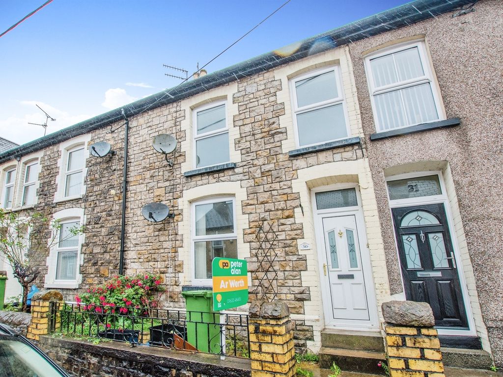 3 bed terraced house for sale in Hanbury Road, Pontnewynydd, Pontypool