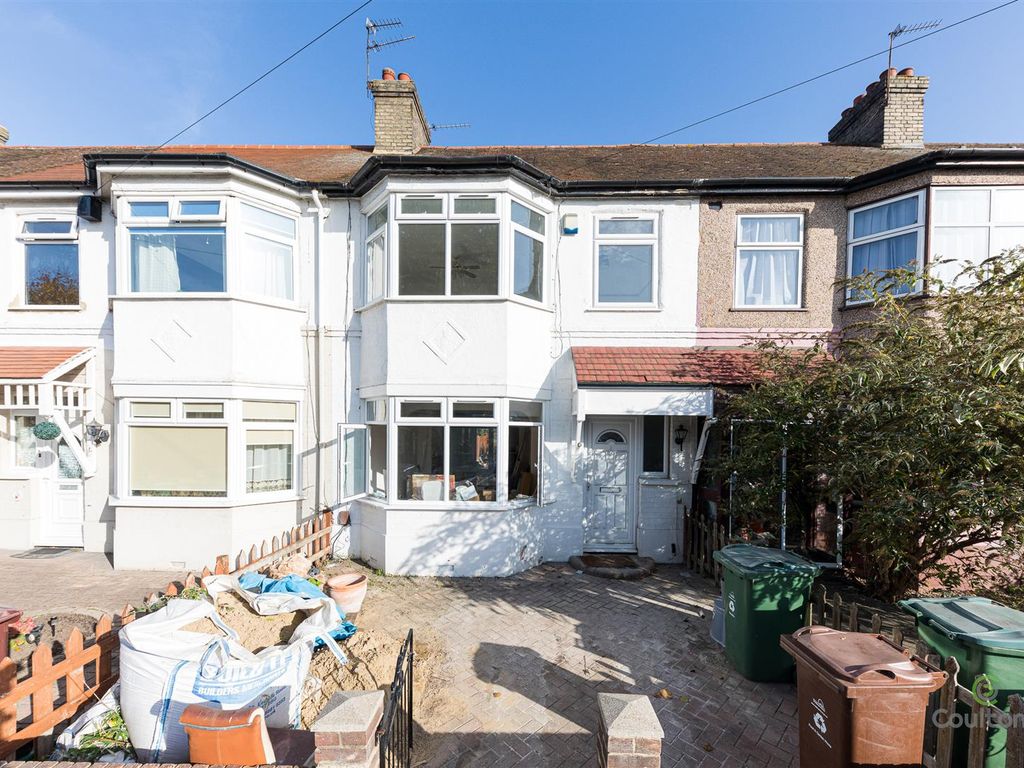 3 bed terraced house for sale in York Road, Chingford E4 Zoopla