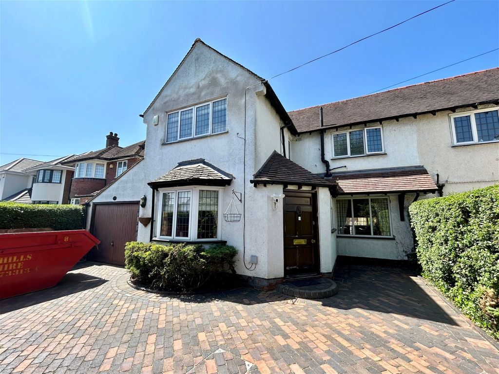 4 bed semidetached house for sale in Chester Road, Streetly, Sutton