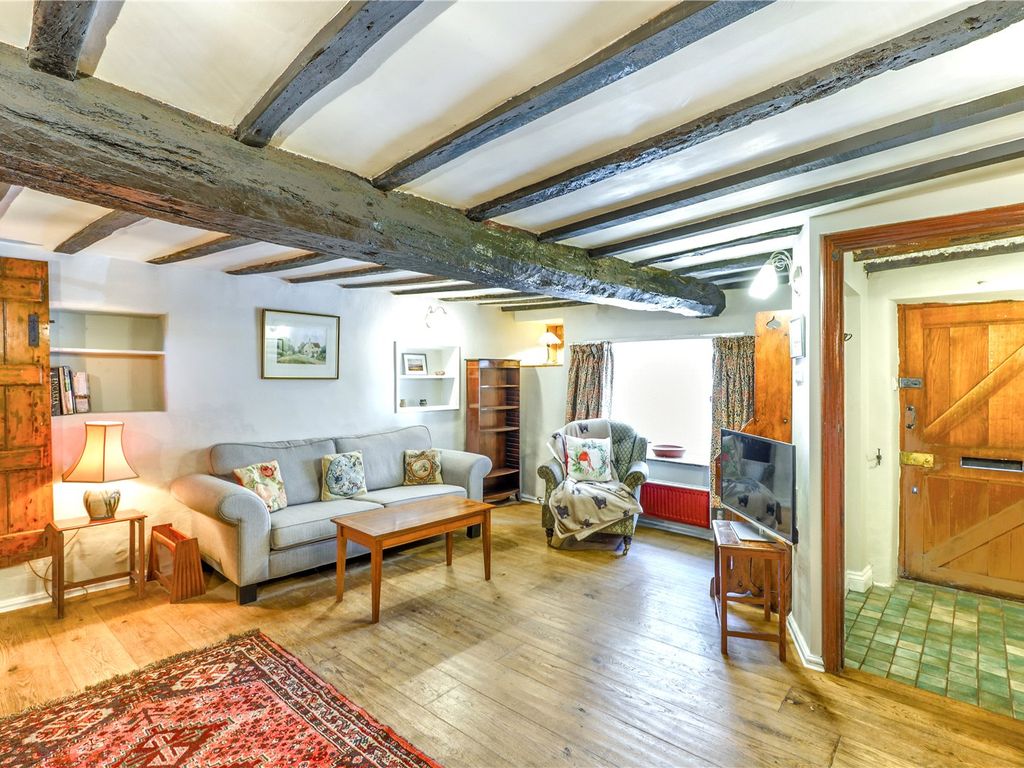 3 bed terraced house for sale in Gloucester Street, Cirencester