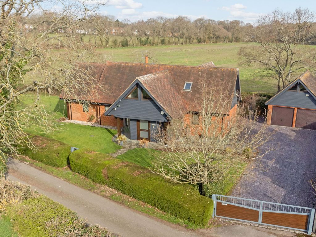 5 bed detached house for sale in Charter Alley, Hampshire RG26 Zoopla