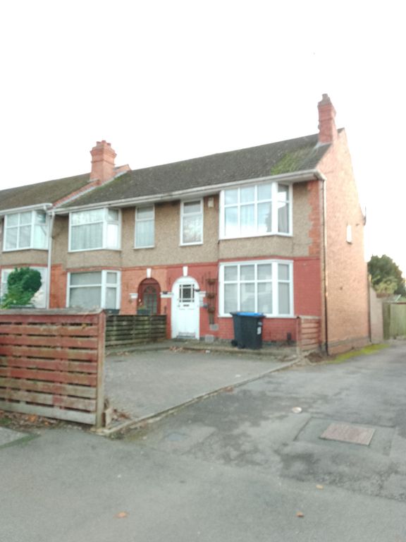 3 bed semidetached house for sale in Kingsley Road, Northampton NN2, £