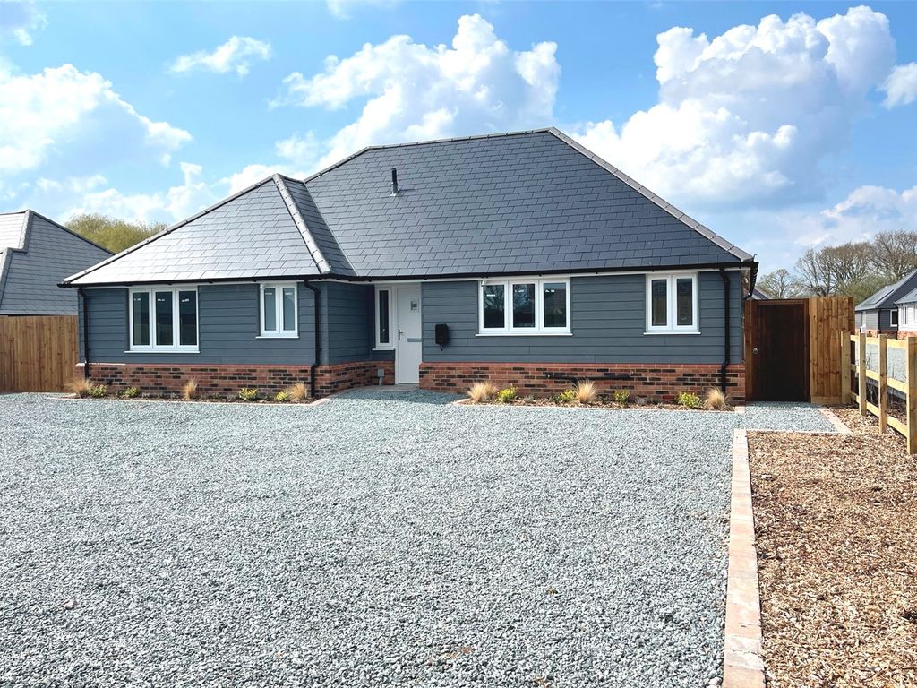 New home, 3 bed bungalow for sale in Stoney Hills, BurnhamOnCrouch