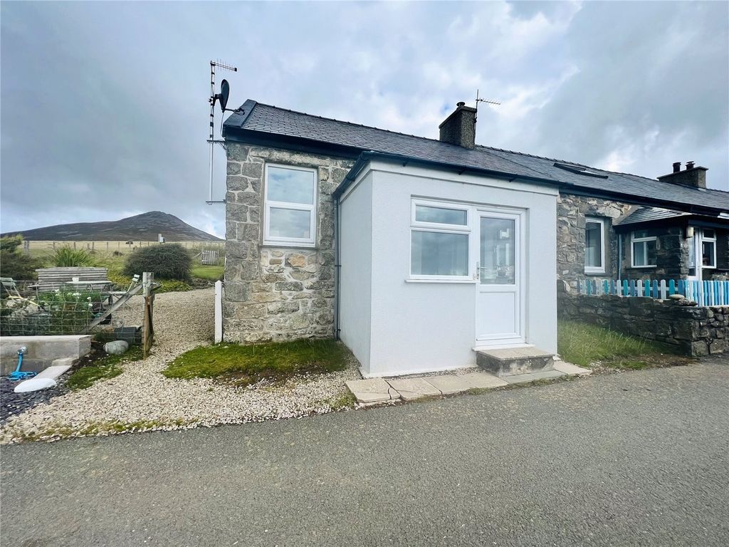 2 bed end terrace house for sale in Llithfaen, Pwllheli, Llithfaen