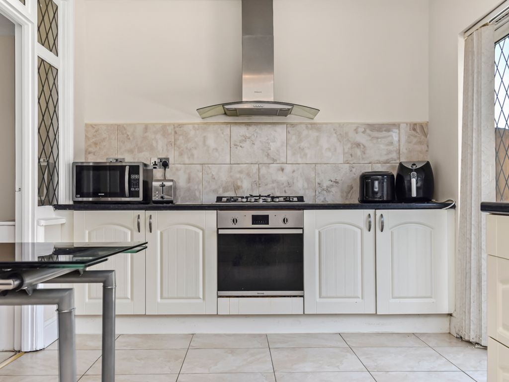 4 bed terraced house for sale in Beechwood Gardens, Clayhall IG5, £