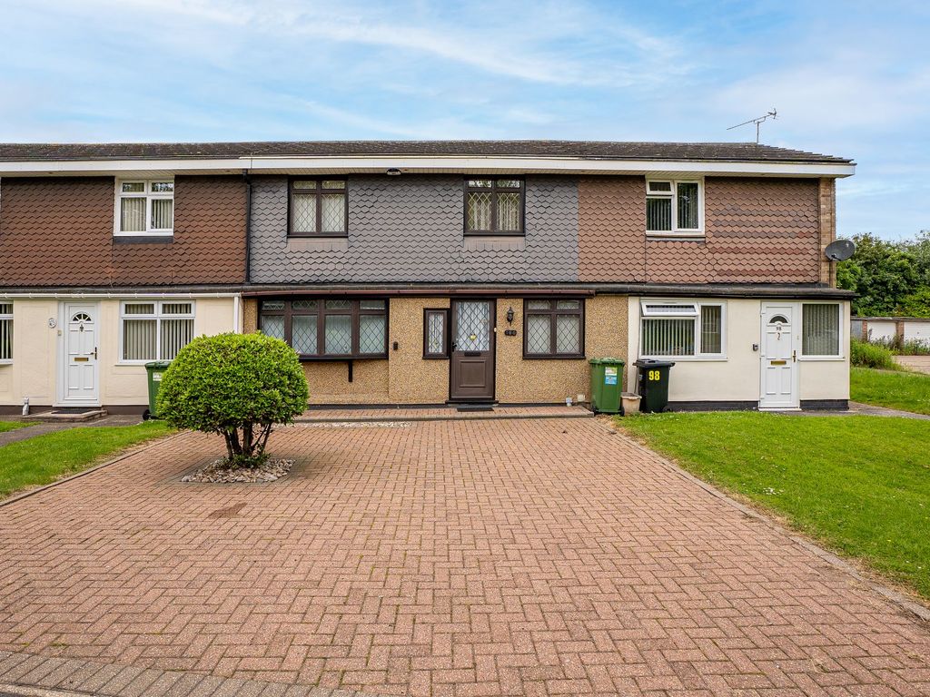 3 bed terraced house for sale in Markhams Chase, Basildon SS15, £350,000 Zoopla