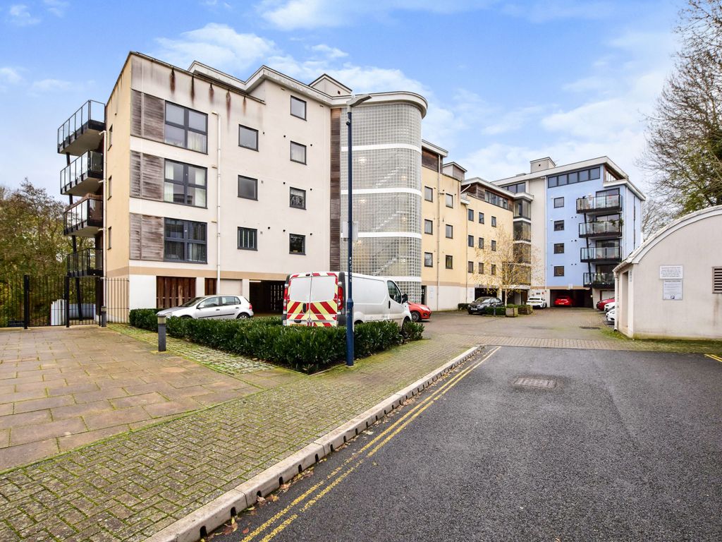 2 bed flat for sale in Clifford Way, Maidstone, Kent ME16 Zoopla
