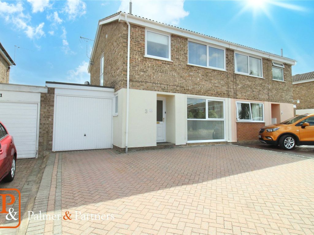 3 bed semidetached house for sale in Bury Hill Close, Woodbridge