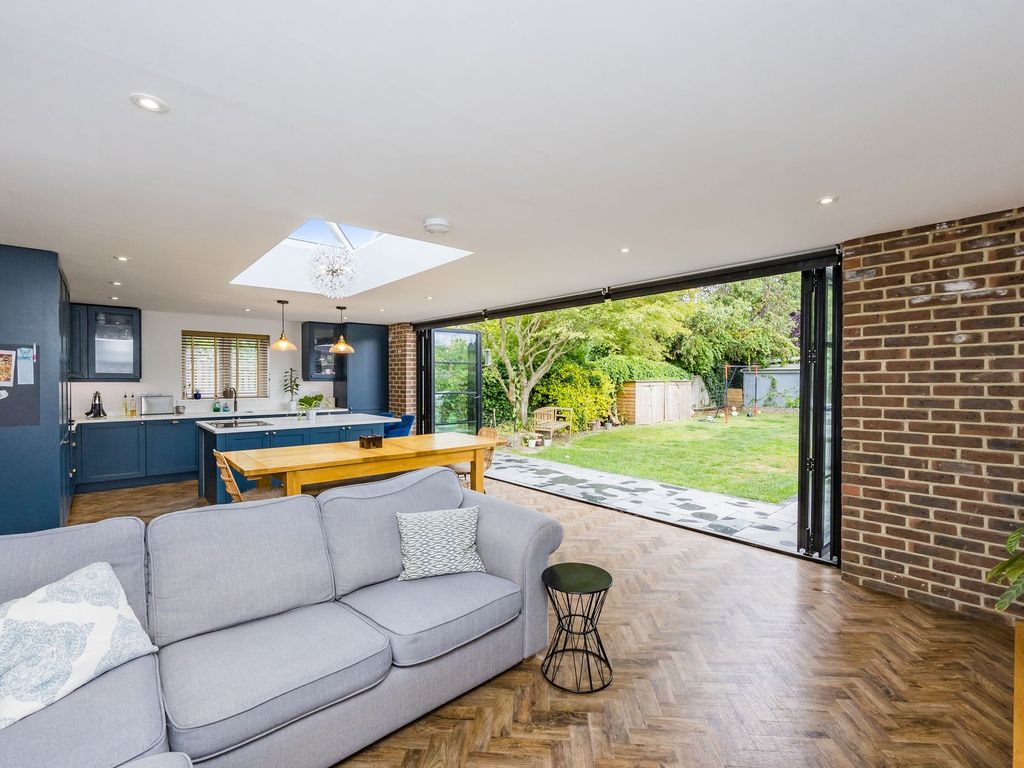 6 bed detached house for sale in Rosemary Lane, Horley RH6, £775,000