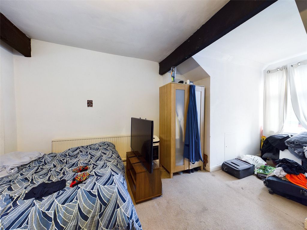 4 bed terraced house for sale in Foxhall Road, Nottingham