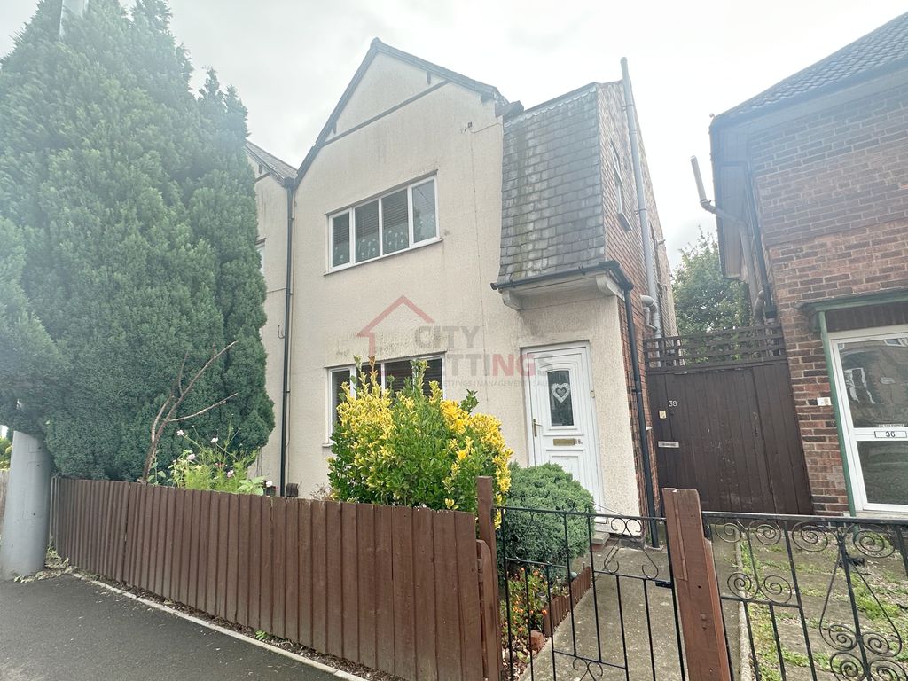 1 bed flat to rent in Fletcher Road, Beeston, Nottingham NG9, £825 pcm