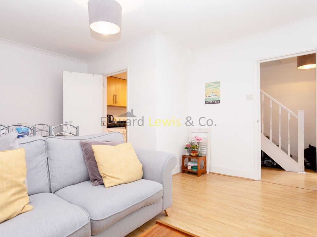 2 bed flat to rent in Batley Place, London N16 Zoopla