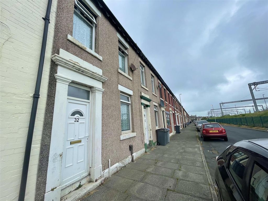 2 bed terraced house for sale in Enfield Road, Blackpool FY1 Zoopla