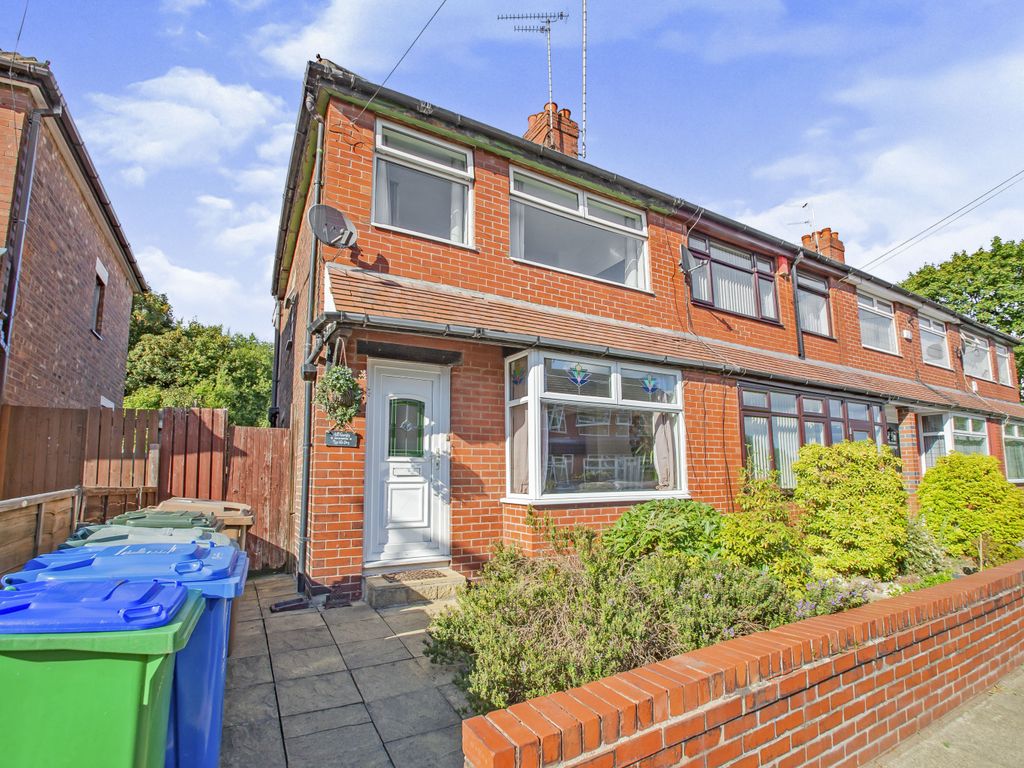 3 bed semidetached house for sale in Farmway, Alkrington, Manchester M24 Zoopla