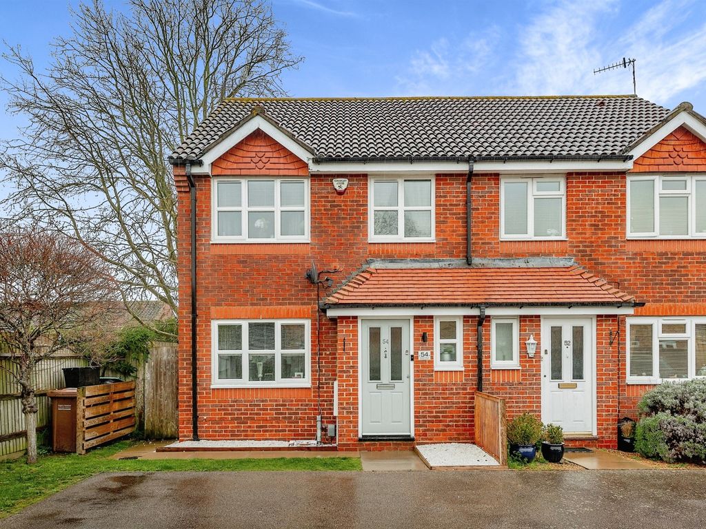 3 bed semidetached house for sale in Gower Road, Horley RH6 Zoopla