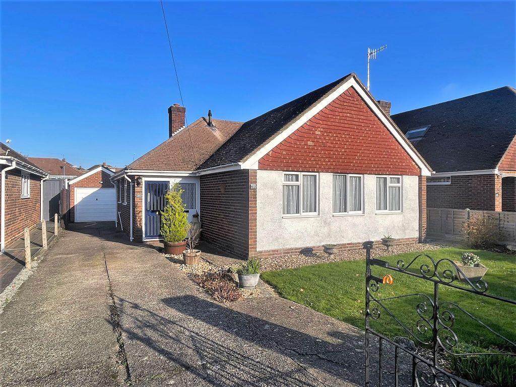 3 bed detached bungalow for sale in Dale Road, Hythe, Southampton SO45
