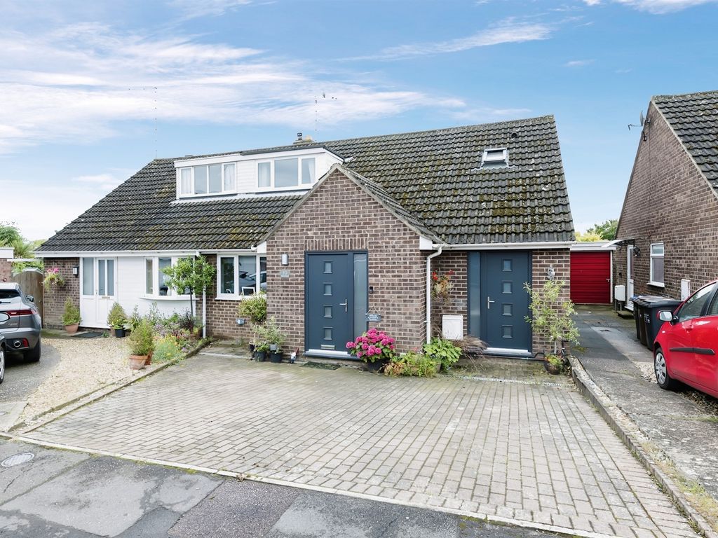 3 bed semidetached bungalow for sale in Ash Grove, Kingsthorpe