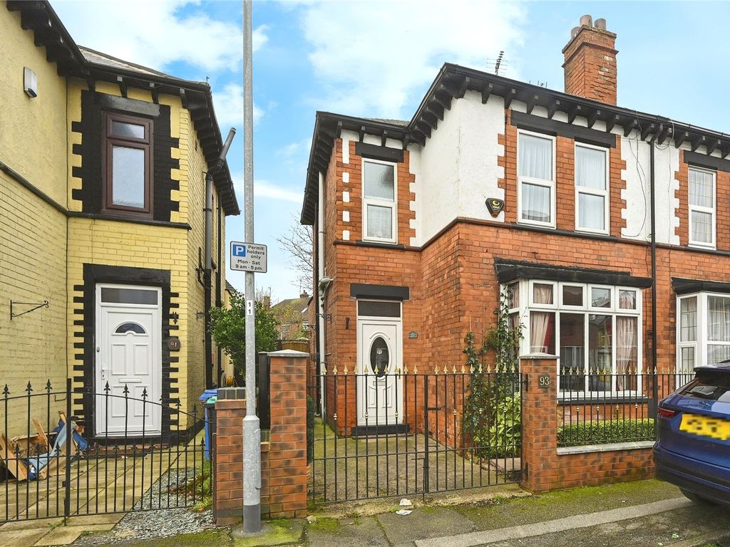 3 bed semidetached house for sale in Layton Avenue, Mansfield
