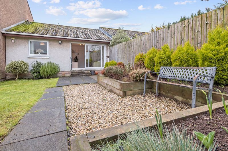 2 bed bungalow for sale in 10 Acredales, Linlithgow EH49 Zoopla