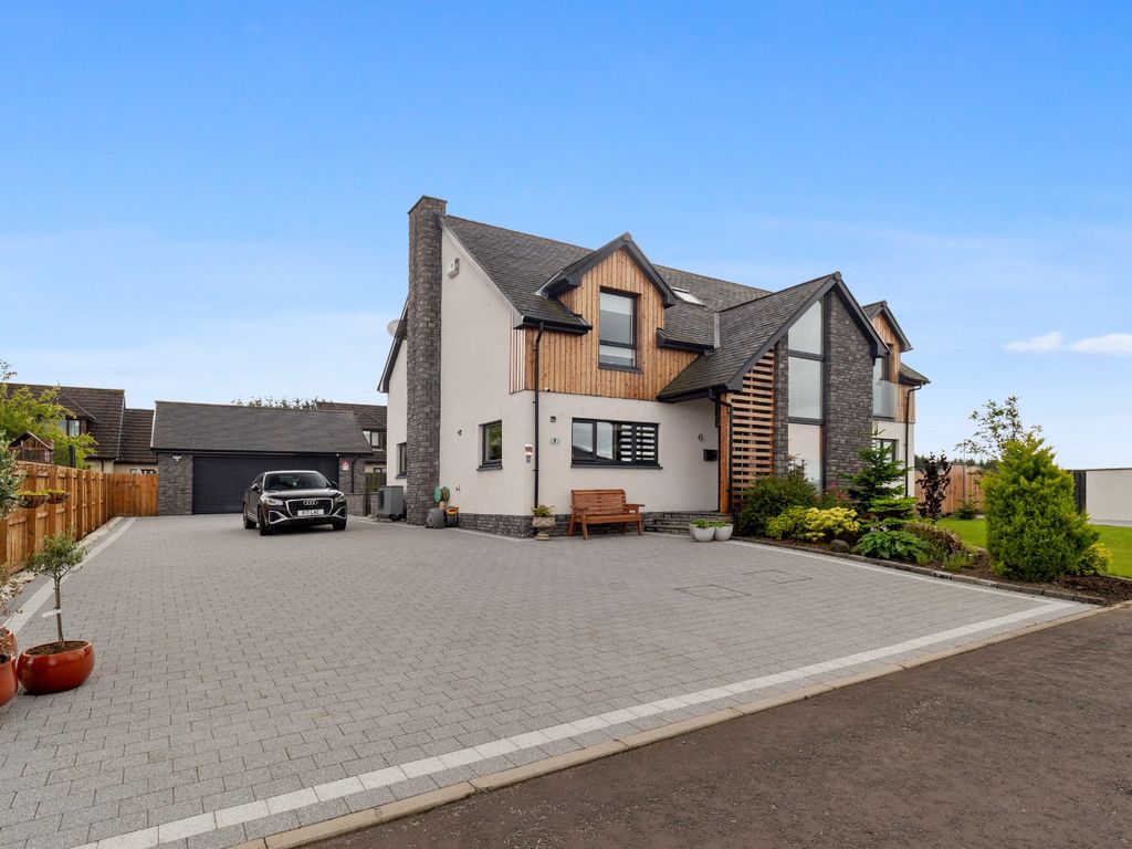 4 bed detached house for sale in Little Drumgray Wynd, Greengairs