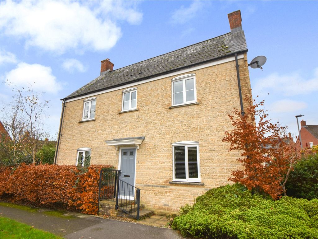 4 bed detached house for sale in Olympian Road, Pewsey, Wiltshire SN9