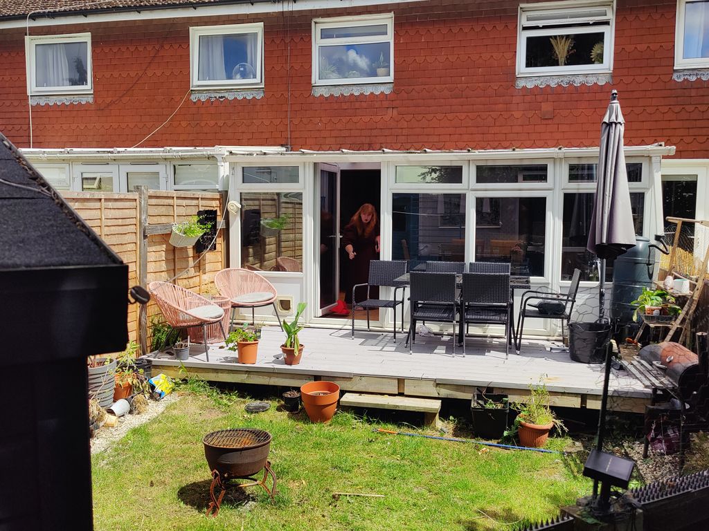 3 bed terraced house for sale in Meadow, Harrietsham, Maidstone ME17, £350,000 Zoopla