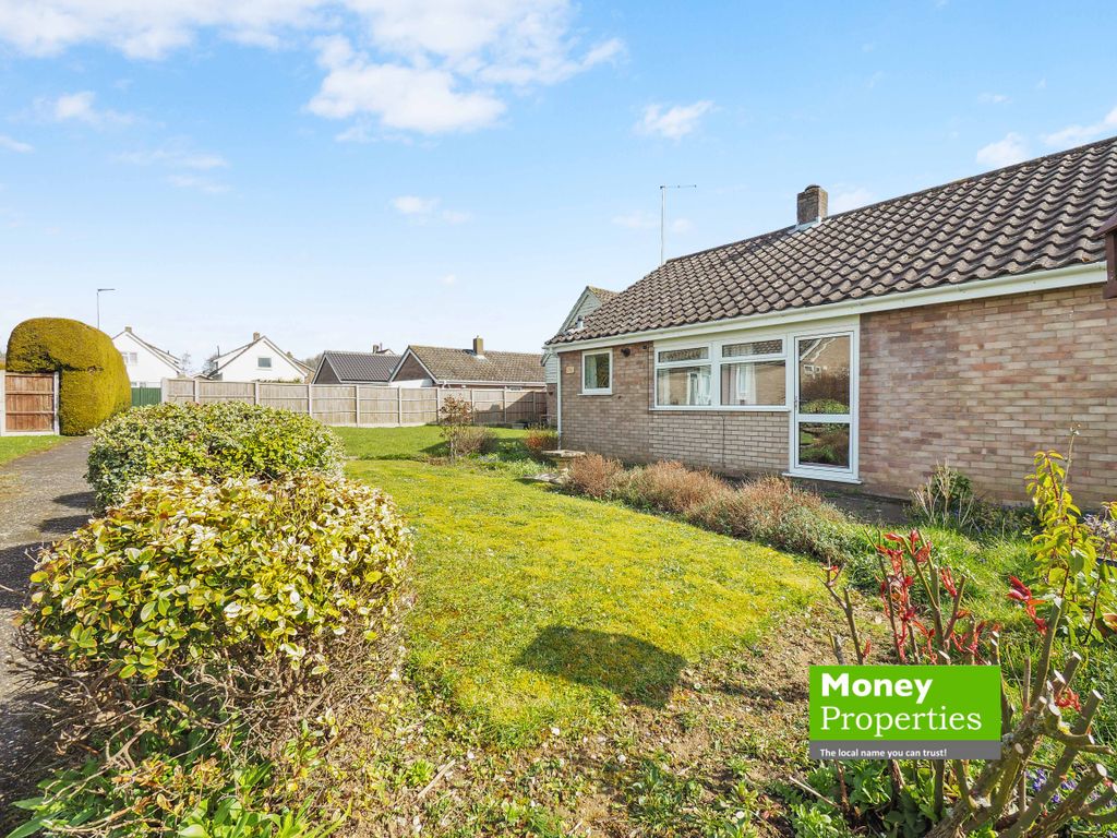 2 bed semidetached bungalow for sale in Orchard Way, Wymondham