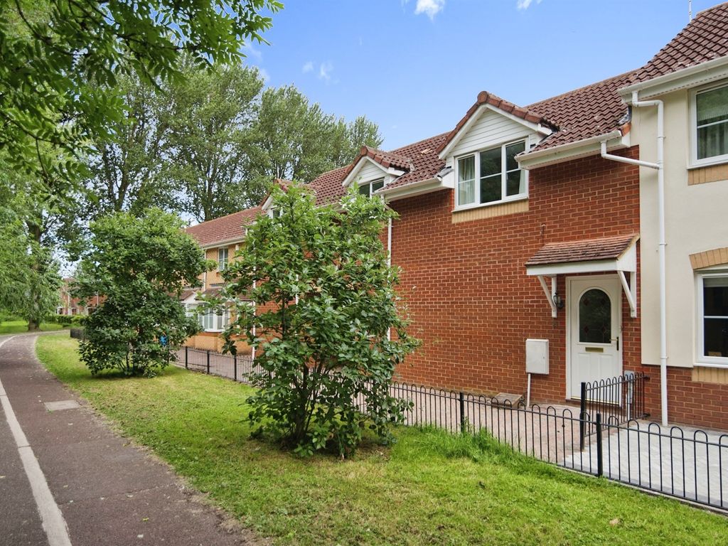 2 bed end terrace house for sale in Severn Drive, Taunton TA1 Zoopla