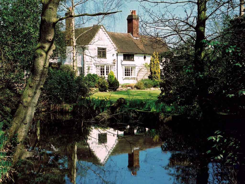 7 bed detached house for sale in Woodhall Road, Pinner HA5 Zoopla