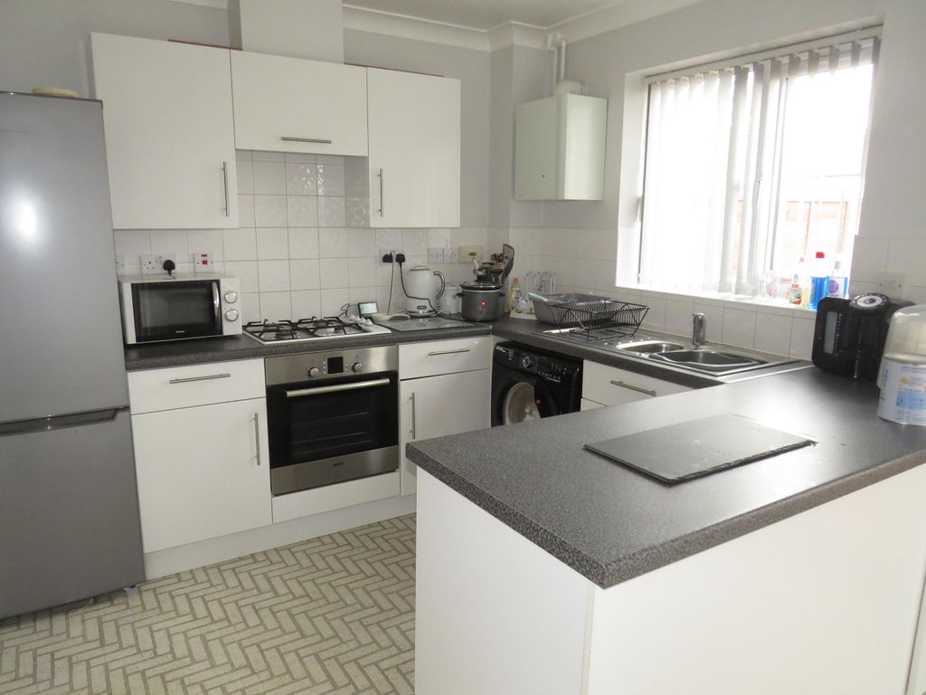 2 bed property to rent in Weilerswist Drive, Whitnash, Leamington Spa