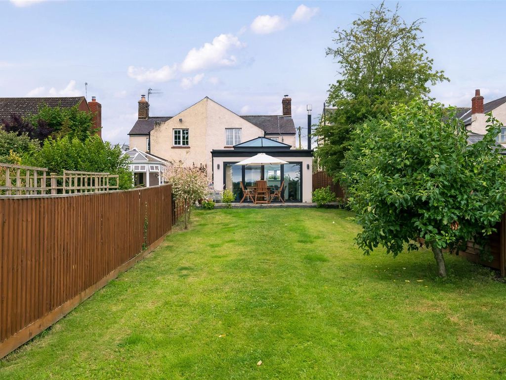 3 bed semidetached house for sale in Bulkington, Devizes SN10, £