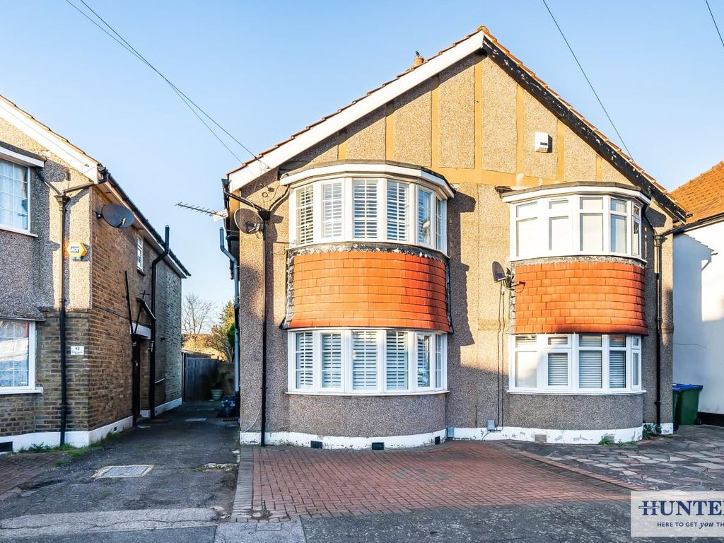 3 bed semidetached house for sale in Charmouth Road, Welling DA16, £