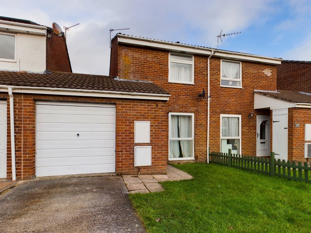 2 bed semidetached house for sale in Butterfield Park, Clevedon, North