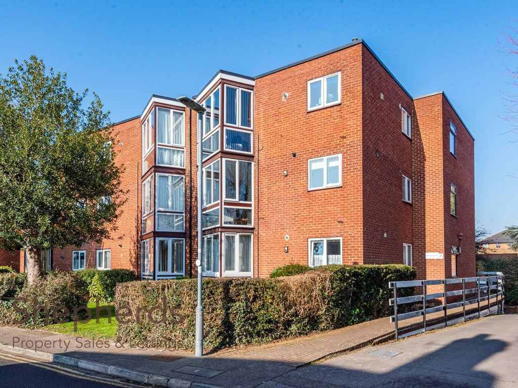 2 bed flat for sale in Eversley Lodge, Park View, Hoddesdon EN11 Zoopla