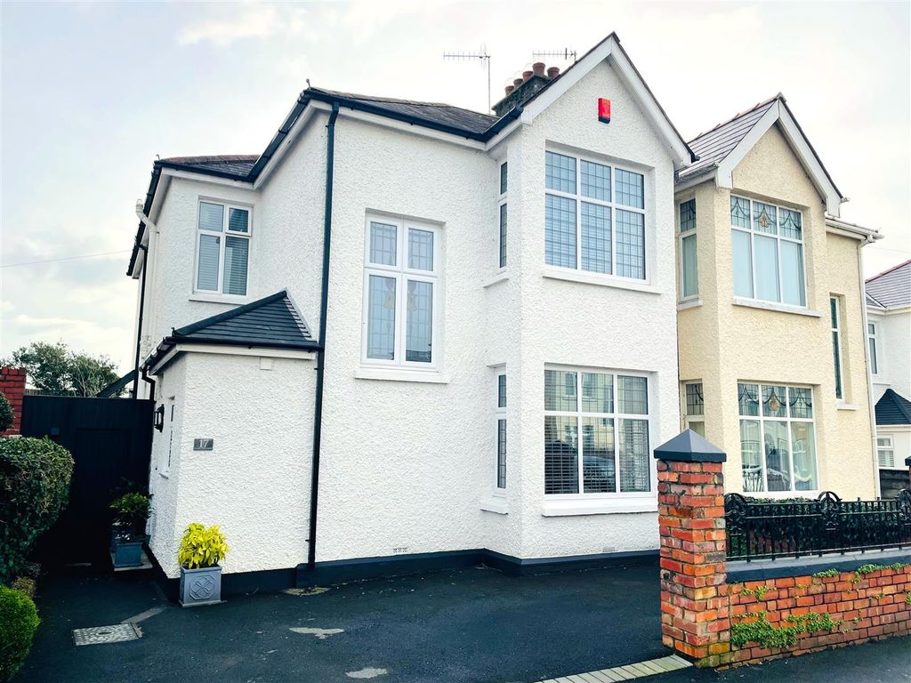 3 bed semidetached house for sale in Stradey Park Avenue, Llanelli