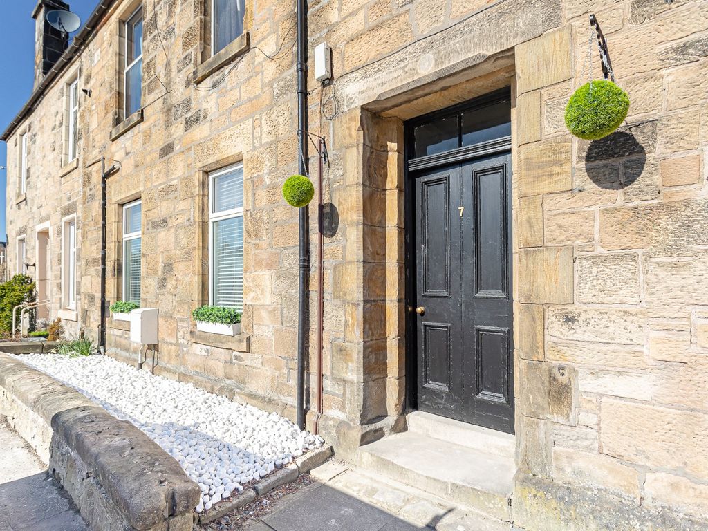 2 bed flat to rent in Nelson Place, Stirling FK7, £950 pcm Zoopla