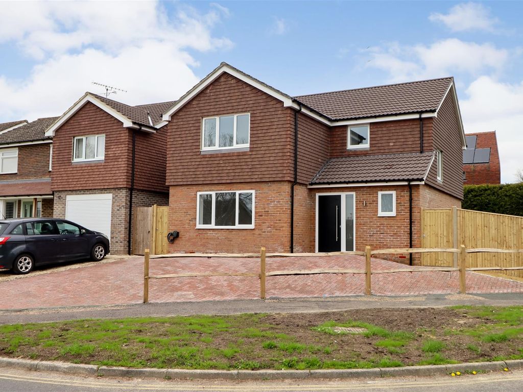 New home, 4 bed detached house for sale in Brambling Road, Horsham RH13